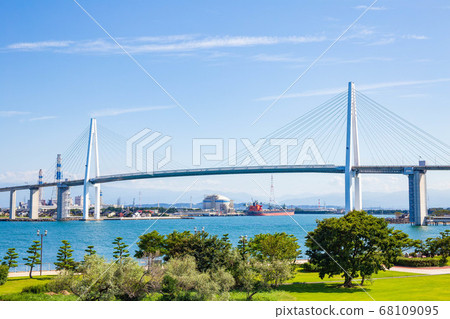 The largest dike bridge in the Japan Sea side Shinminato Ohashi 68109095