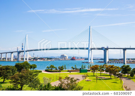 The largest dike bridge in the Japan Sea side Shinminato Ohashi 68109097
