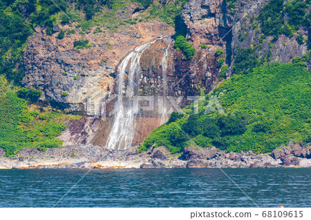 Kamui Wakka Waterfall 68109615