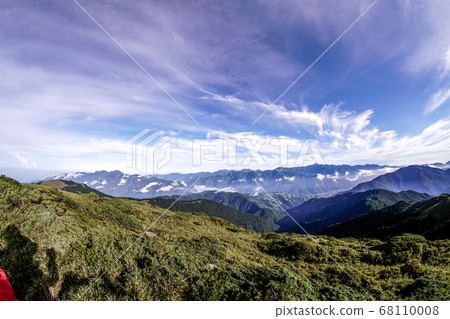 Baiyue Hehuan Mountain in Taiwan 68110008