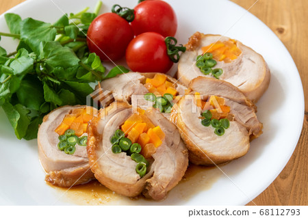 雞肉捲，豆瓣菜和番茄拼盤 68112793