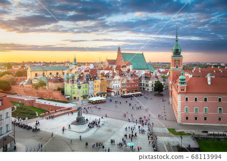 Plac Zamkowy square in Warsaw, Poland Plac Zamkowy square in Warsaw, Poland 68113994