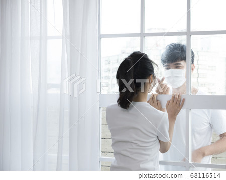 被隔離的情侶 68116514