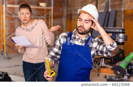 Foreman unpleasantly surprised by the work of the builders Foreman unpleasantly surprised by the work of the builders 68123066