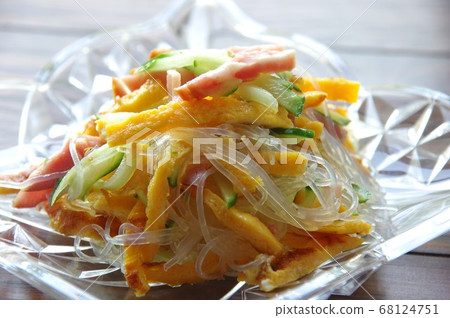 Vermicelli Salad Chinese Salad Harusame Salad Stock Photo 68124751 Pixta