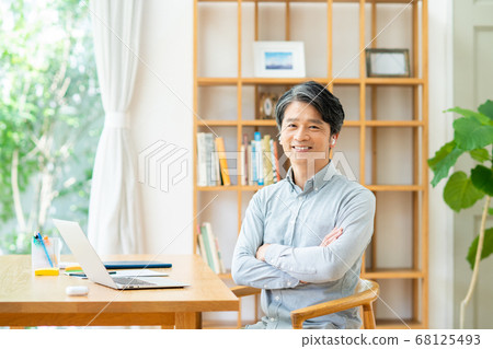 遠程辦公中間人 68125493