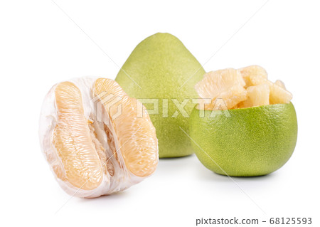 Pomelo mid-autumn festival white background go back pomelo isolated clipping path 切り抜き 68125593