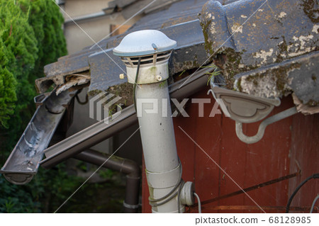 Exterior of an old Japanese house Exterior of an old Japanese house 68128985