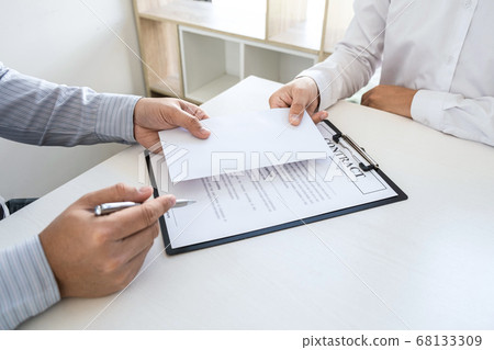 Dishonest cheating in business illegal money, 68133309