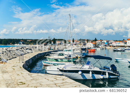 view harbour with city on background 68136052