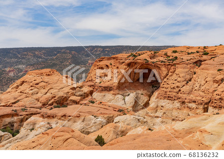 Daytime of the Beautiful Cassidy Arch of Capitol 68136232
