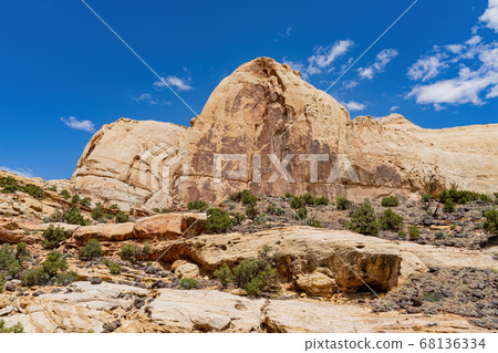 Beautiful landscape around the Hickman Bridge 68136334