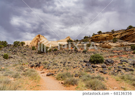 Beautiful landscape around the Hickman Bridge 68136356