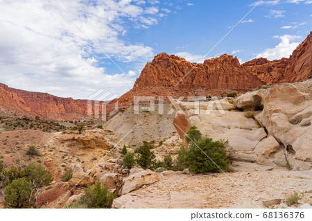 Beautiful landscape along the Chimney Rock Trail 68136376