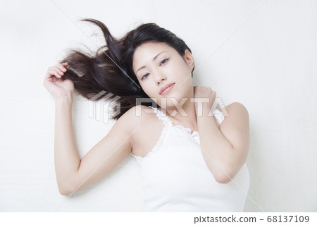 Lady lady Lady lady 68137109