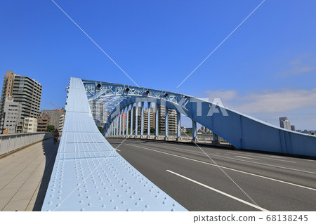 Eiji Bridge over the Sumida River in Tokyo 68138245
