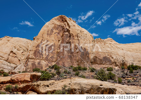 Beautiful landscape around the Hickman Bridge 68138347