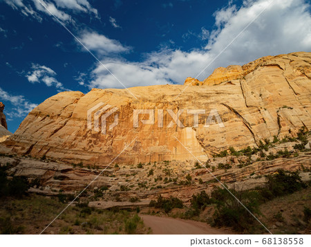 Beautiful landsacpe along the Capitol Gorge Road 68138558