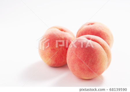 桃桃桃甜點水果禮物白色背景 68139590