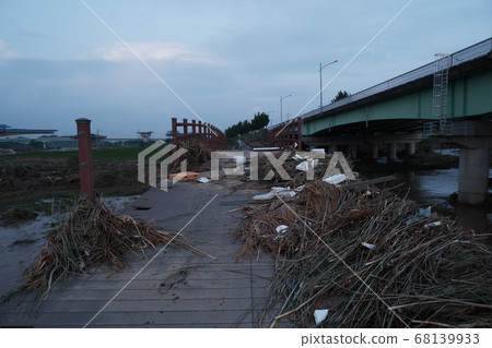 There was a lot of damage from the storm in Korea. Rainy season, storm, typhoon, rain, cloudy, damage, natural disaster 68139933