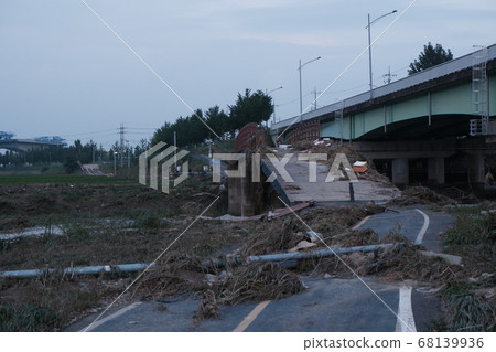 There was a lot of damage from the storm in Korea. Rainy season, storm, typhoon, rain, cloudy, damage, natural disaster 68139936