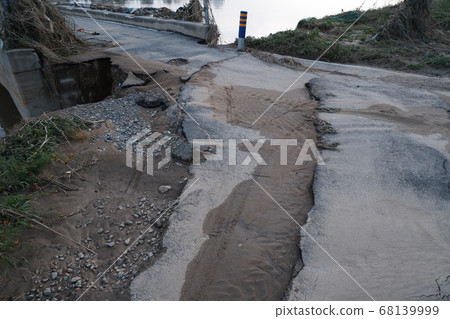 There was a lot of damage from the storm in Korea. Rainy season, storm, typhoon, rain, cloudy, damage, natural disaster There was a lot of damage from the storm in Korea. Rainy season, storm, typhoon, rain, cloudy, damage, natural disaster 68139999