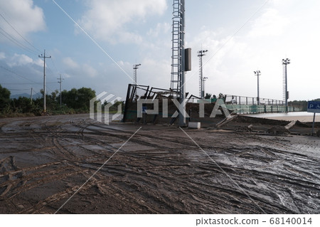 There was a lot of damage from the storm in Korea. Rainy season, storm, typhoon, rain, cloudy, damage, natural disaster There was a lot of damage from the storm in Korea. Rainy season, storm, typhoon, rain, cloudy, damage, natural disaster 68140014