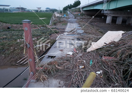 There was a lot of damage from the storm in Korea. Rainy season, storm, typhoon, rain, cloudy, damage, natural disaster There was a lot of damage from the storm in Korea. Rainy season, storm, typhoon, rain, cloudy, damage, natural disaster 68140024