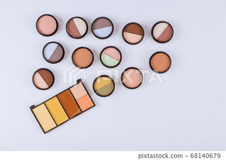 Set of makeup eyeshadow palette cosmetics for eyes 68140679