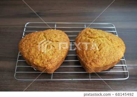 pound cake, cake, cakes 68145492