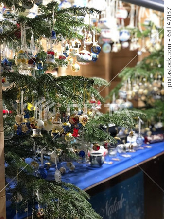 Christmas market landscape 68147037