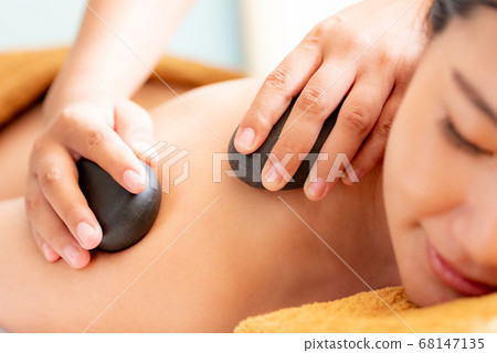 Women who receive esthetic 68147135