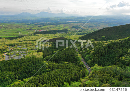 山梨公路上的山路鳥瞰圖 山梨公路上的山路鳥瞰圖 68147256