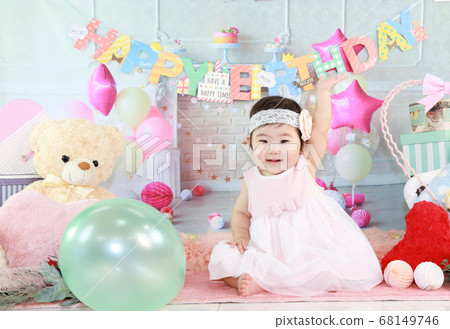 1歲寶寶的周年紀念照生日照 1歲寶寶的周年紀念照生日照 68149746