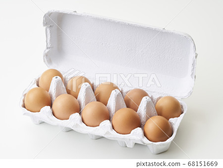 Fresh eggs in a paper pack Fresh eggs in a paper pack 68151669