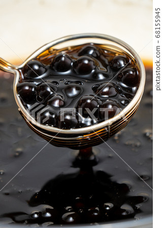 Pearls boil kitchen home boil pearls cooking tapioca pearl タピオカ 茹でる 68155945