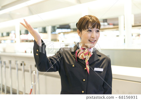 Grand staff to guide 68156931