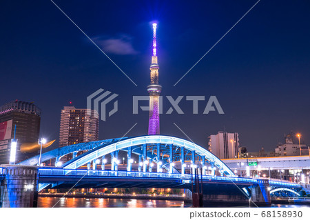 << Tokyo >> Light up of Sky Tree and Komagata Bridge 68158930