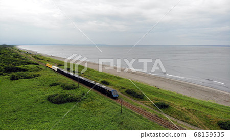皇家快車在Senmo主線上行駛，同時欣賞鄂霍次克海 68159535