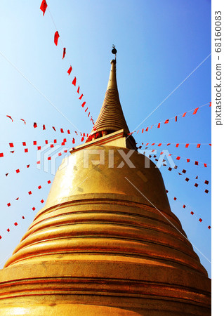 Tall golden pagoda , Wat Saket, the royal temple There is a unique Golden Mountain Pagoda. 68160083
