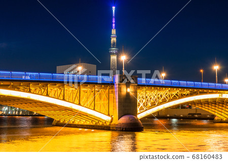 《東京》天空樹和倉前橋照亮 《東京》天空樹和倉前橋照亮 68160483