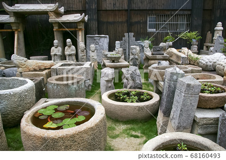 Insadong 68160493