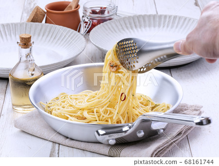 Image of peperoncino arrangement 68161744