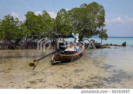 boat, beach, sea 68163697