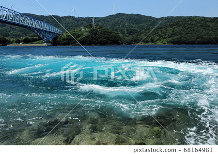 One of Japan's three major tides! Whirlpools of the Kuronoseto and the Kuronoseto Bridge 68164981