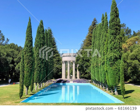 加州在海濱的晴天 68166139