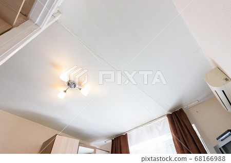 View of the old plastered ceiling in an apartment View of the old plastered ceiling in an apartment 68166988