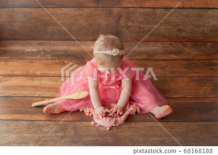 First baby birthday. Smash cake.  68168188