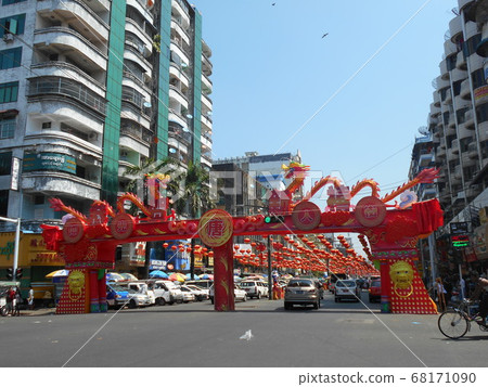 Spring Festival in the city of Yangon 68171090