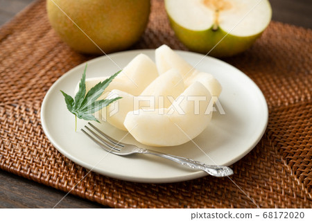 Carved pears (Kosui produced in Ibaraki Prefecture) 68172020